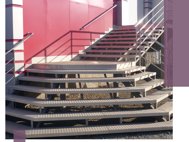 Лестницы для магазина в Ставрополе — изготовление и монтаж