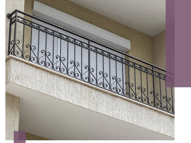 Балконные ограждения из металла и стекла в Ставрополе для домов