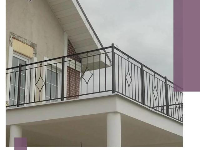 Изготовление балконных ограждений в Ставрополе из металла и стекла