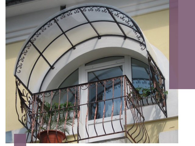 Козырьки над балконом в Ставрополе — изготовление и монтаж